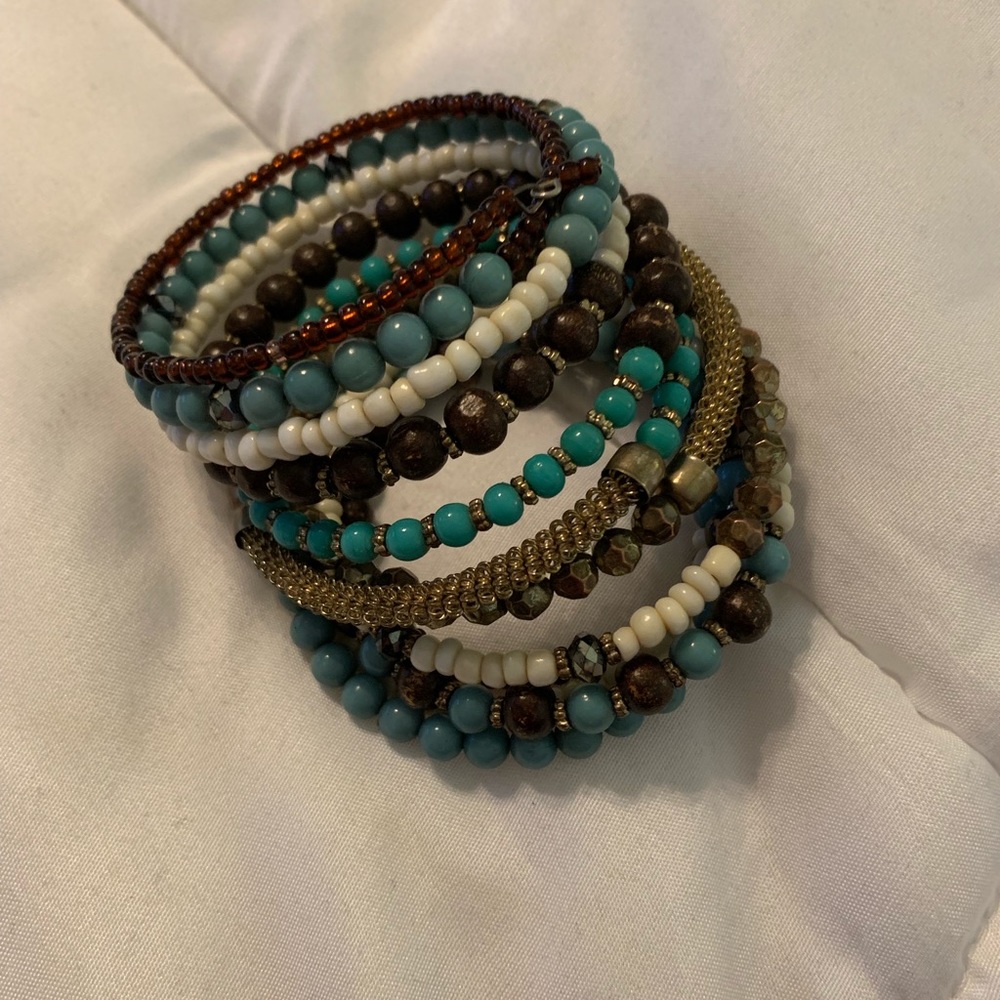 ** 3 FOR $15 ** Buckle Slinky Bracelet